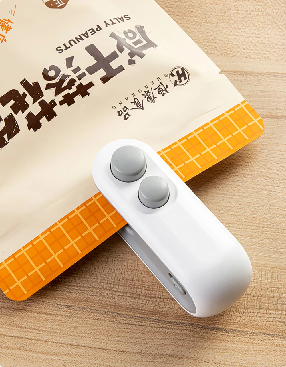 **Mini Portable Bag Sealer | Handheld Heat Sealer for Food, Snacks & Plastic Packaging**  (86 characters)